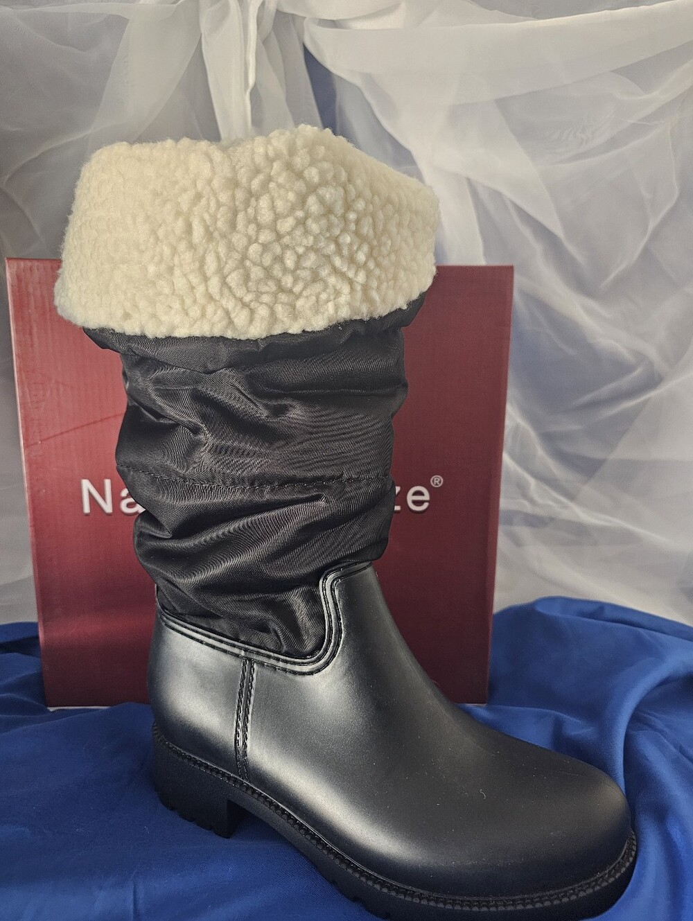 Elegant Black Quilted Heeled Boots - Picture 6 of 7
